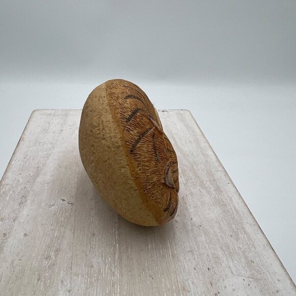 Ginger cat resin figurine looks like a rock paint - Picture 5 of 9